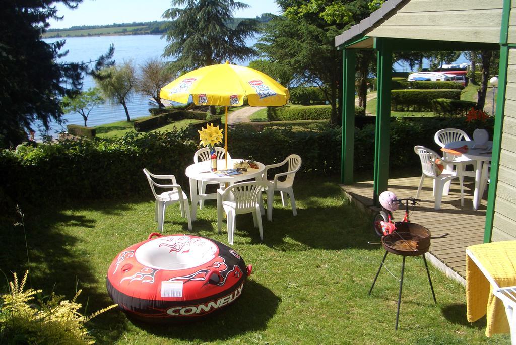 Beau-Rivage Du Lac De Pareloup Hotel Salles-Curan Exterior photo
